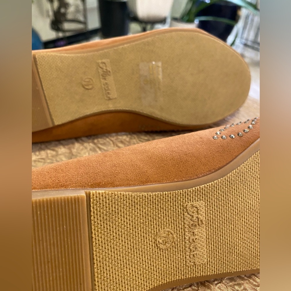 FOREVER STUDDED TAN STRAP SHOES NWOT - Picture 5 of 6